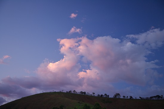 Blue;Brazil;Cerrado;close of day;Cloud;Cloud Formation;Clouds;dusk;evening;eventide;last Light;Magenta;Mountain;Mountain Top;Mountainous;Mountains;Peak;People;Pink;Pinnacle;Precipice;Range;Sao Roque de Minas;Serra da Canastra National Park;Sky;Summit;sun;sunset;Weather