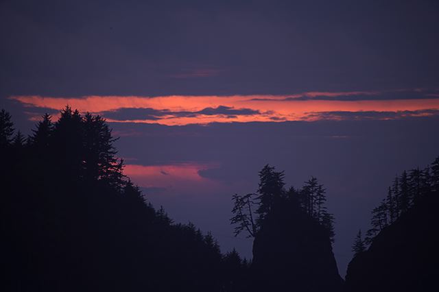 Ledge;Mountain;Cliff;Precipice;Peak;Mountain Top;Rock Formations;Rocks;Boulder;Nature;Vertical;High;Power;Powerful;Scenic View;Scenics;Summit;Sunset;Dusk;Twilight;evening;Nightfall;Sundown;Ocean;Beach;Waves;Shore;Shoreline;Sand;Wet;Water;Sandy;Sea