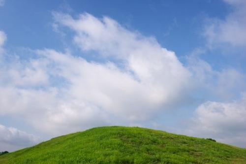 Cloud;Cloud Formation;Pinnacle;Blue;grass;Hillside;Sky;Green;Clouds;Hill;White;Hilltop