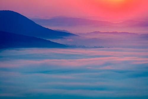 Blue;Break of Day;Cumberland Mountains;Dawn;Daybreak;First Light;Hill;Hillside;Magenta;McCloud Mountain;Mist;Morning;Mountain;Mountain Side;Mountain Top;Mountainous;Obscured;Oneness;Peaceful;Peak;Pink;Powell Valley;Purple;Range;Summit;Sun-up;Sunlight;Tennessee;fog;foggy;haze;misty;zen
