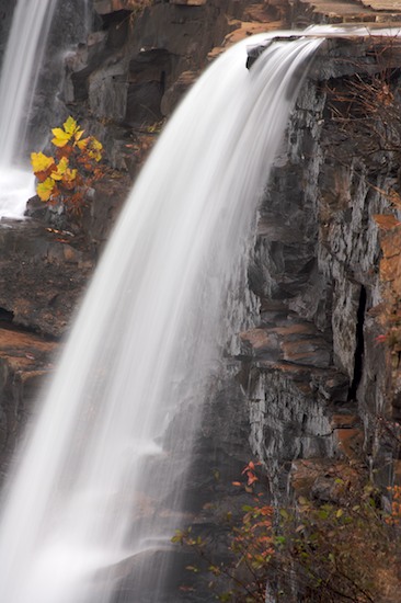 Alabama;Boulder;Cascade;Cascading;Cataract;Chute;Cool;Falling;Falls;Flow;Flowing;Geological;Geology;Little River Canyon National Preserve;Pouring;Rock;Rock formations;Rocks;Spilling;Spray;Stone;Stream;Striation;Water;Waterfall;Waterfalls;Wet