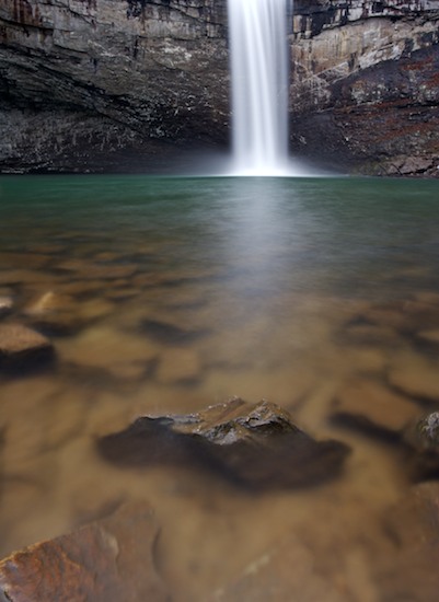 Boulder;Cascade;Cascading;Cataract;Chute;Falling;Falls;Geological;Geology;Pouring;Rock;Rock formations;Rocks;Spilling;Spray;Stone;Striation;Water;Waterfall;Waterfalls;Wet