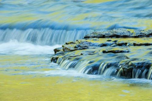 Blue;Burgess Falls State Natural Area;Cascade;Cascading;Chute;Creek;Falling;Falls;Flow;Green;Mirror;Pouring;Rapids;Reflection;Reflections;Ripple;River;Rivers;Spilling;Stream;Streaming;Waterfall;Waterfalls;Wet;Yellow;flowing;waterway