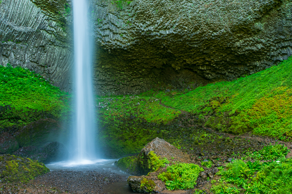 Bluff;Boulder;Boulders;Brown;Calm;Cascade;Cascading;Chute;Cool;Falling;Falls;Ferns;Flow;Geological;Healing;Health care;Healthcare;Latourell Falls;Minimalism;Moss;Nature;Oregon;Pastoral;Pouring;Rock;Rock formations;Rocks;Rocky;Spilling;Stone;Streaming;Tan;Water;Waterfalls;Waterscape;cliff;fern;foliage;grass;green;landscape;oneness;peaceful;plants;restful;serene;soothing;tranquil;waterfall;wet;zen