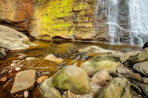 Boulder;Boulders;Brandy Wine Falls;Brown;Cascade;Cascading;Chute;Falls;Flow;Geological;Geology;Gold;Green;Healing;Health care;Healthcare;Ohio;Oneness;Orange;Pastoral;Peaceful;Pouring;Rapids;Red;River;Rock;Rock Formations;Rocks;Rocky;Stone;Stones;Stream;Streaming;Striation;Tan;Water;Waterfall;Waterfalls;Waterscape;Yellow;calm;flowing;restful;serene;soothing;tranquil;zen