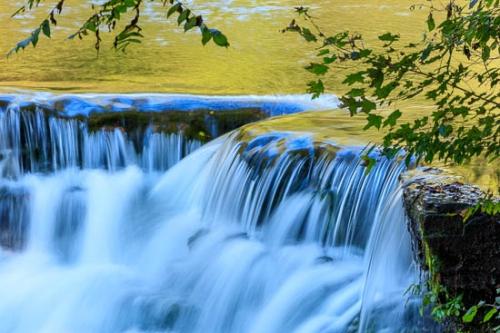 Blue;Botannicals;Brown;Cascade;Cascading;Chute;Cliff;Cool;Falling;Falls;Flow;Gold;Green;Leaves;Mirror;Plant;Pouring;Reflection;Reflections;River;Rock;Rock Formations;Rutledge Falls;Spilling;Stream;Streaming;Tennessee;Tullahoma;United States;Wabi Sabi;Water;Waterfall;Waterfalls;Wet;Yellow;botanical;flowing
